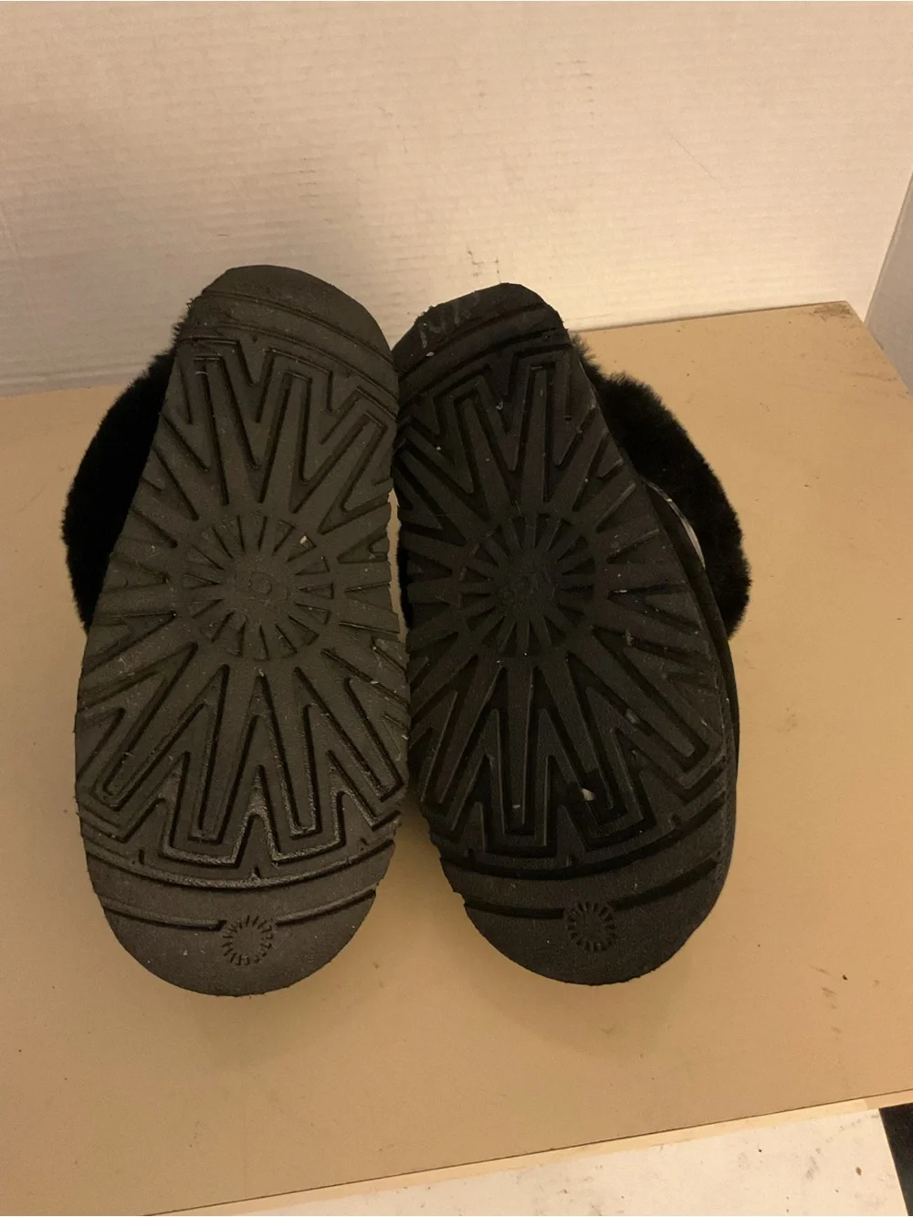 UGG women slip